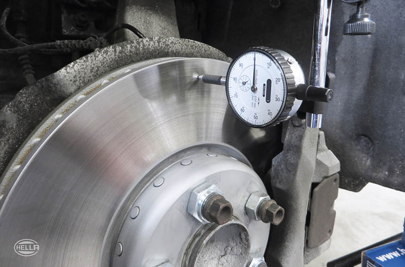 Testing lateral runout (judder) with a dial gauge