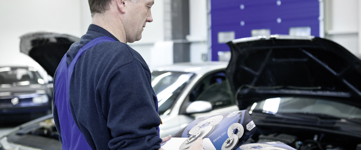 Bremsscheiben, Bremsbeläge, Bremssattel wechseln