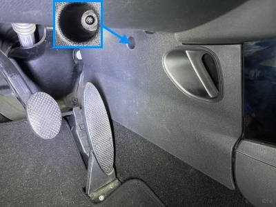 Side panelling in the Mini F56 footwell