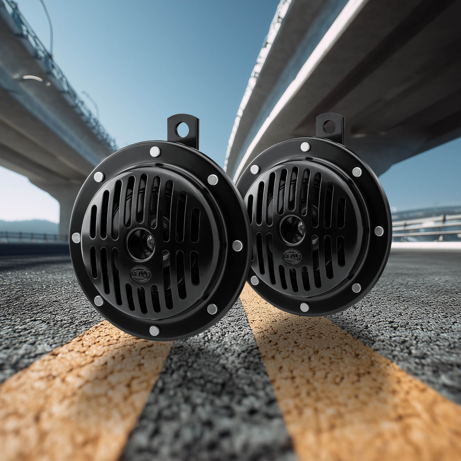 Powerful sound for commercial vehicles: Riveted disc horn with strong warning tone and long lifetime.