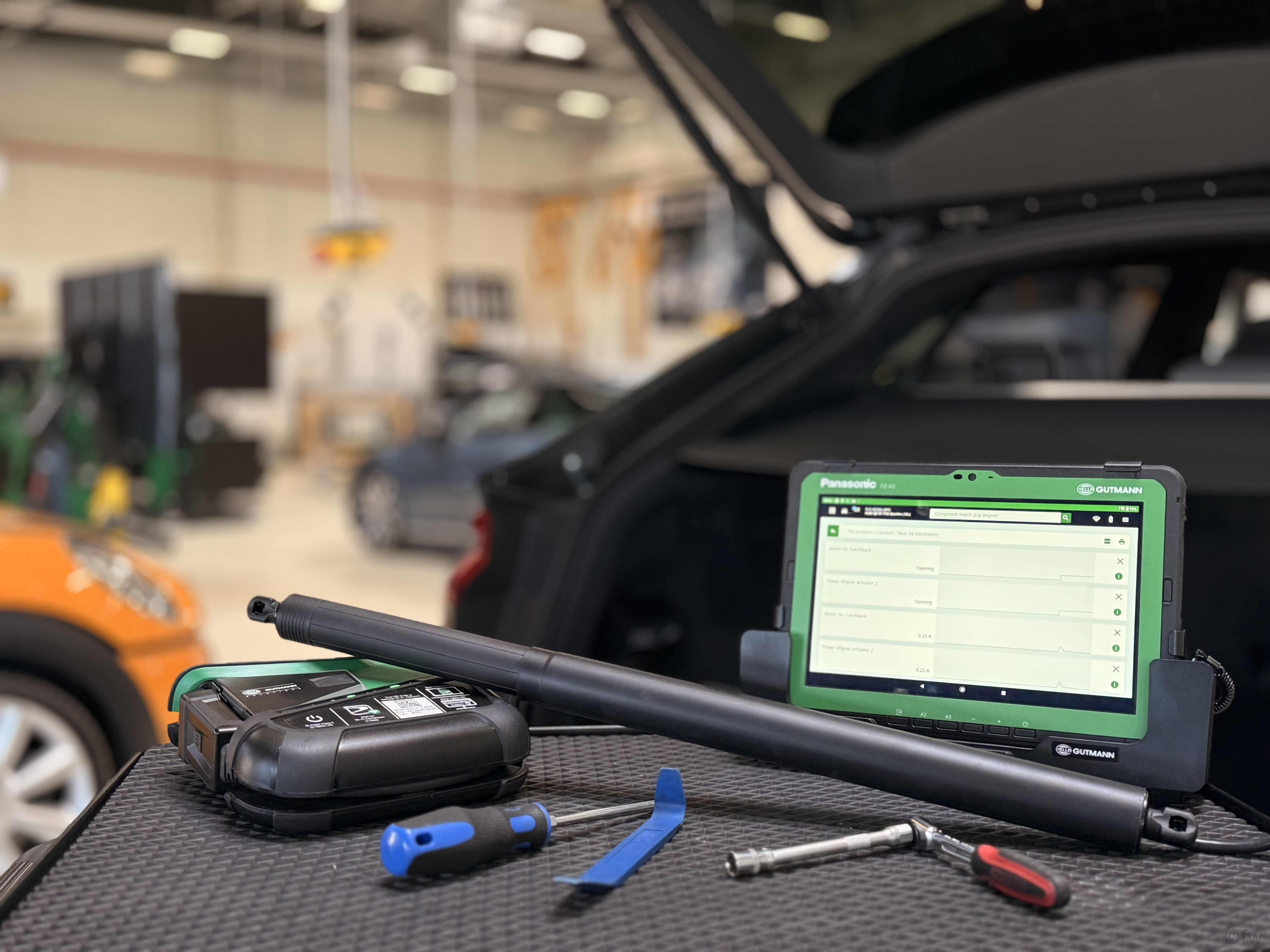 Electric hatchback actuator – troubleshooting and diagnosis in the daily workshop routine