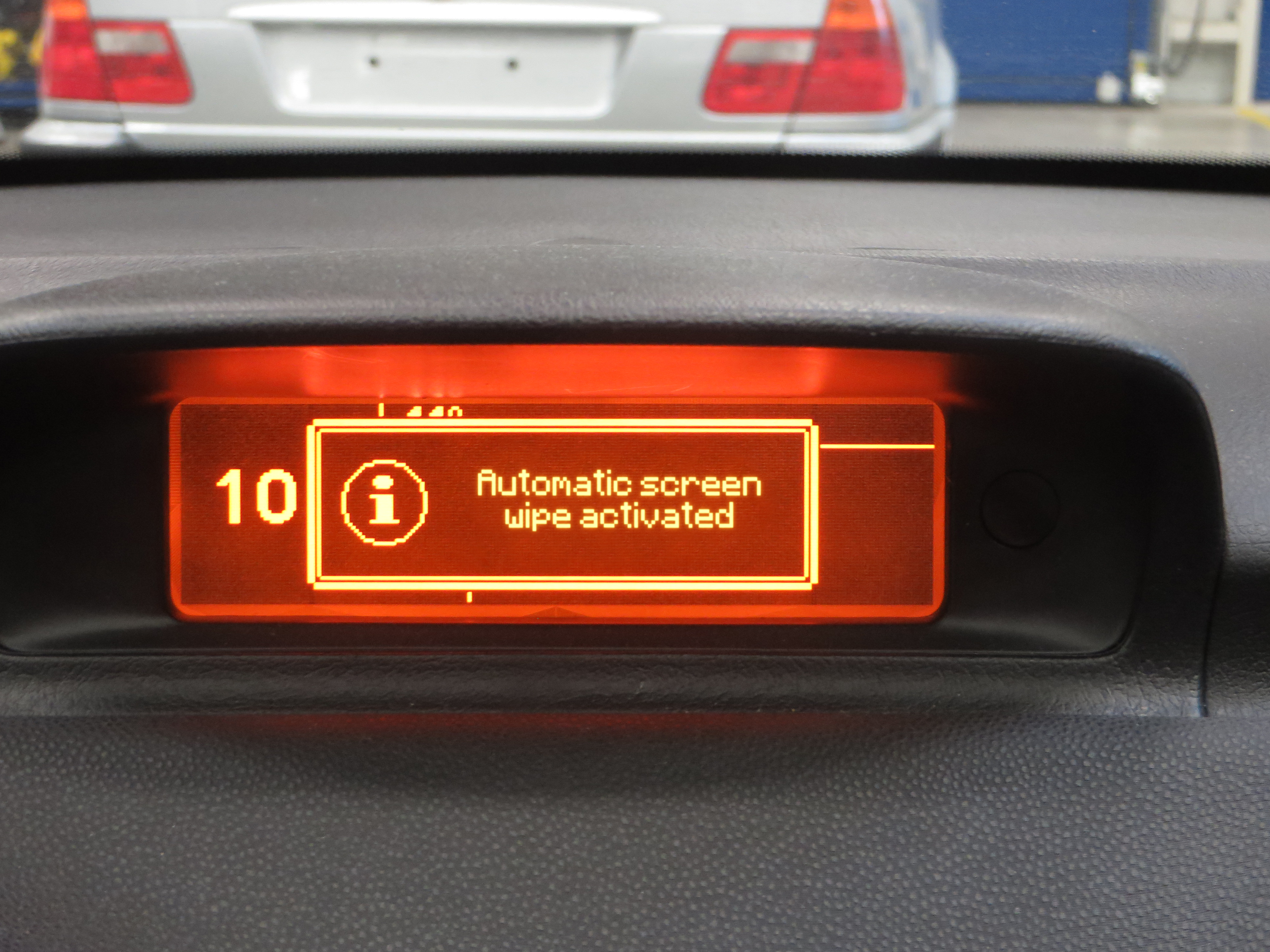 Rain sensor Light sensor: Driver information on the display Peugeot