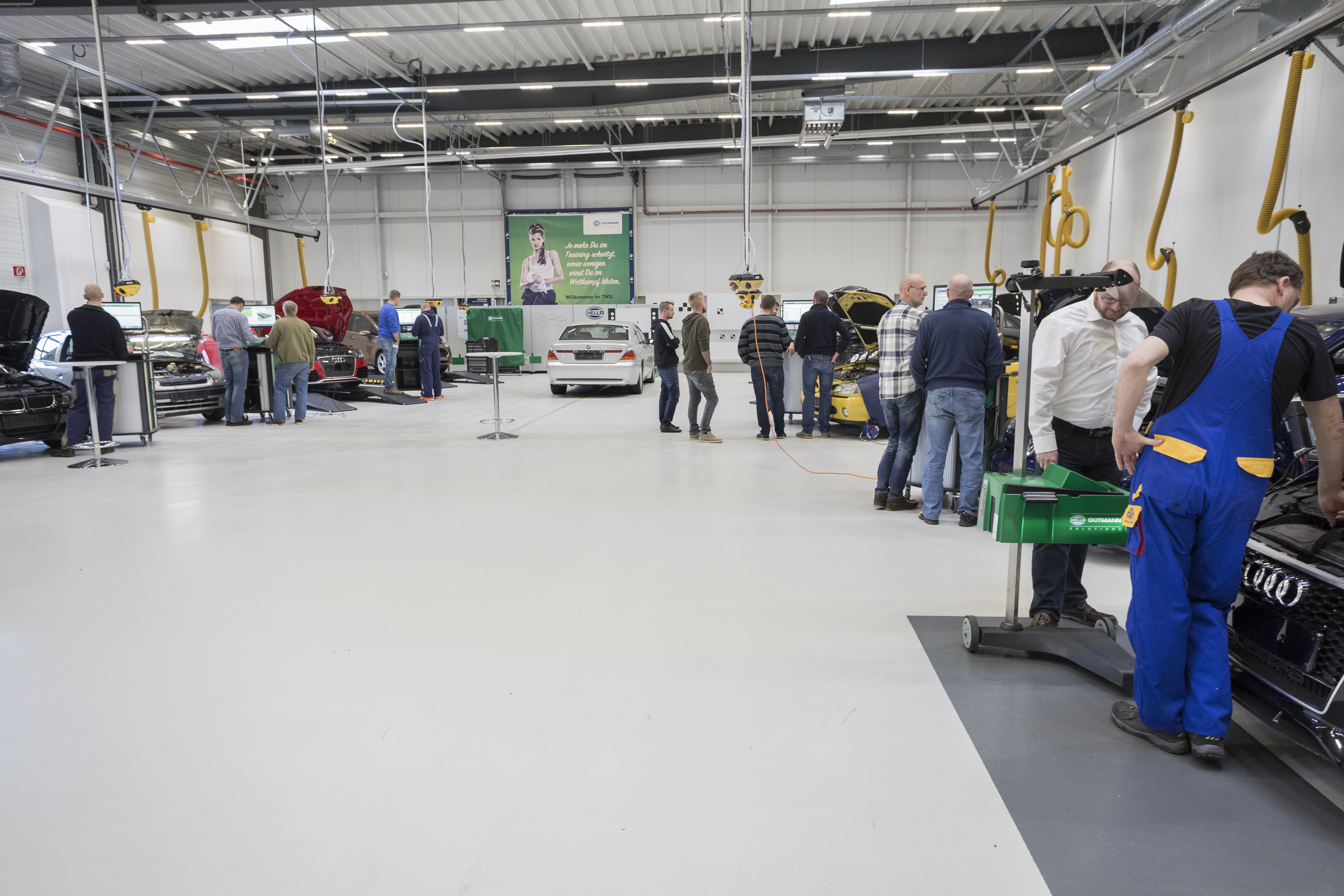 Werkstattaufnahmen, Schulung, Training