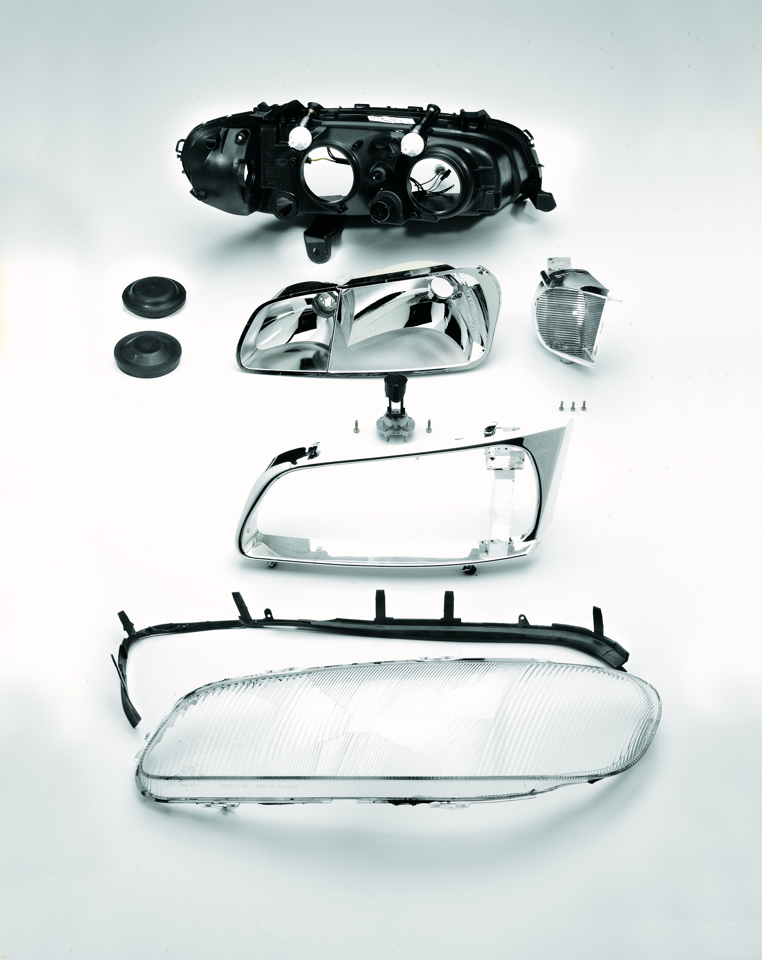 Reflektory samochodowe – obudowa i odbłyśnik