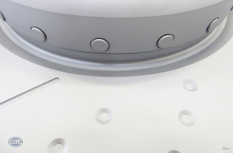 Joints with stainless steel rivets