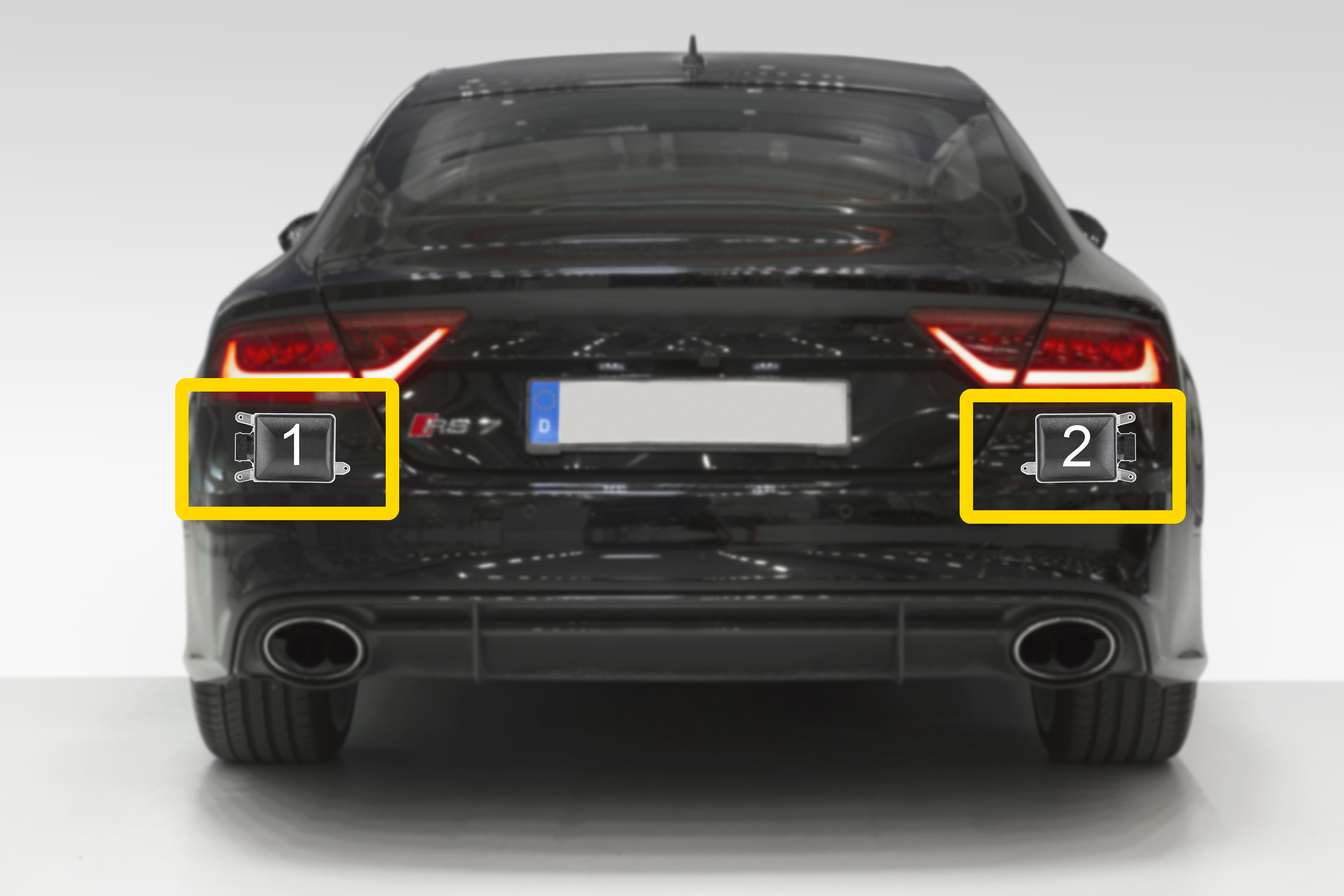 Lane change assistant: master and slave control unit 