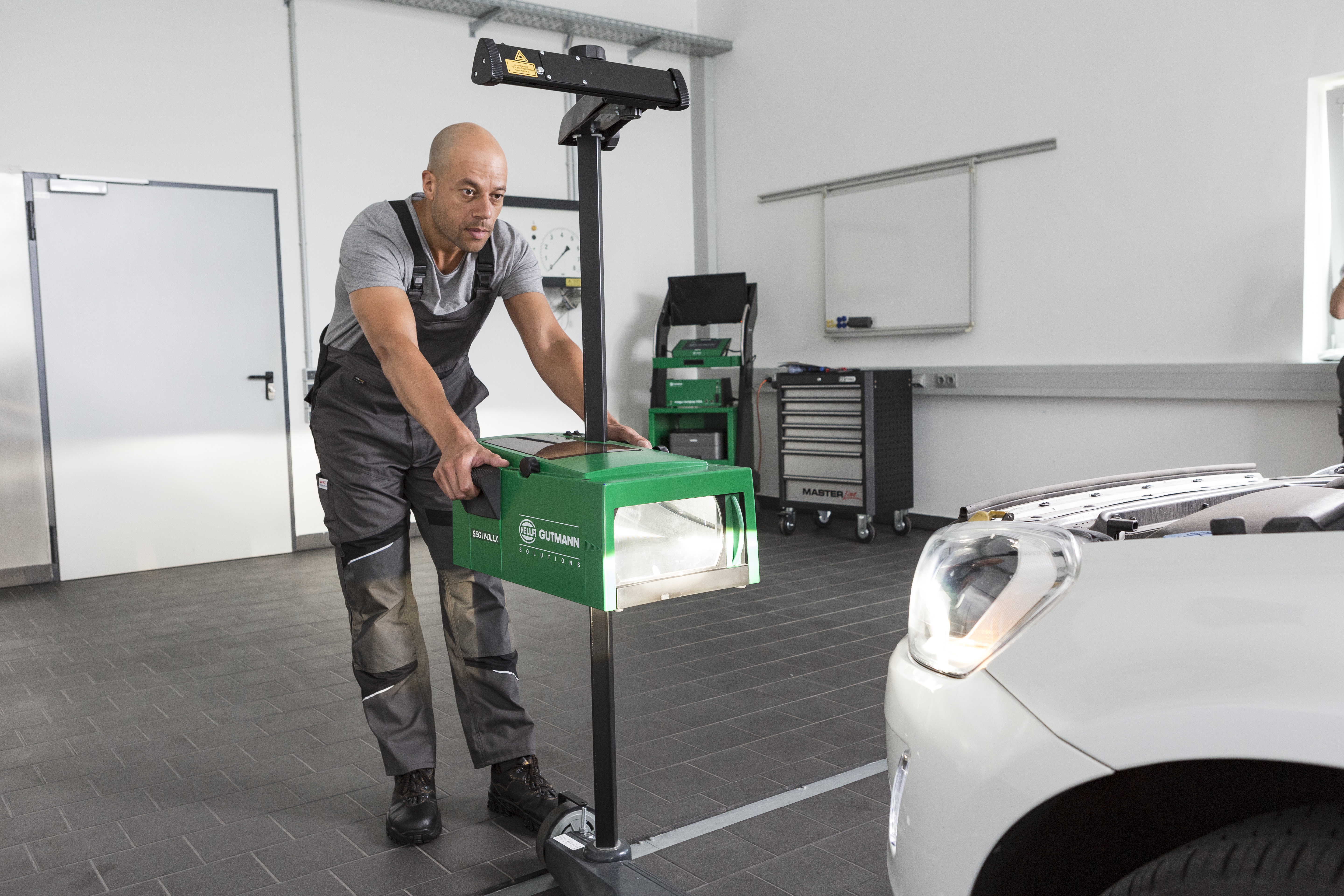 Adjusting headlamps – instructions