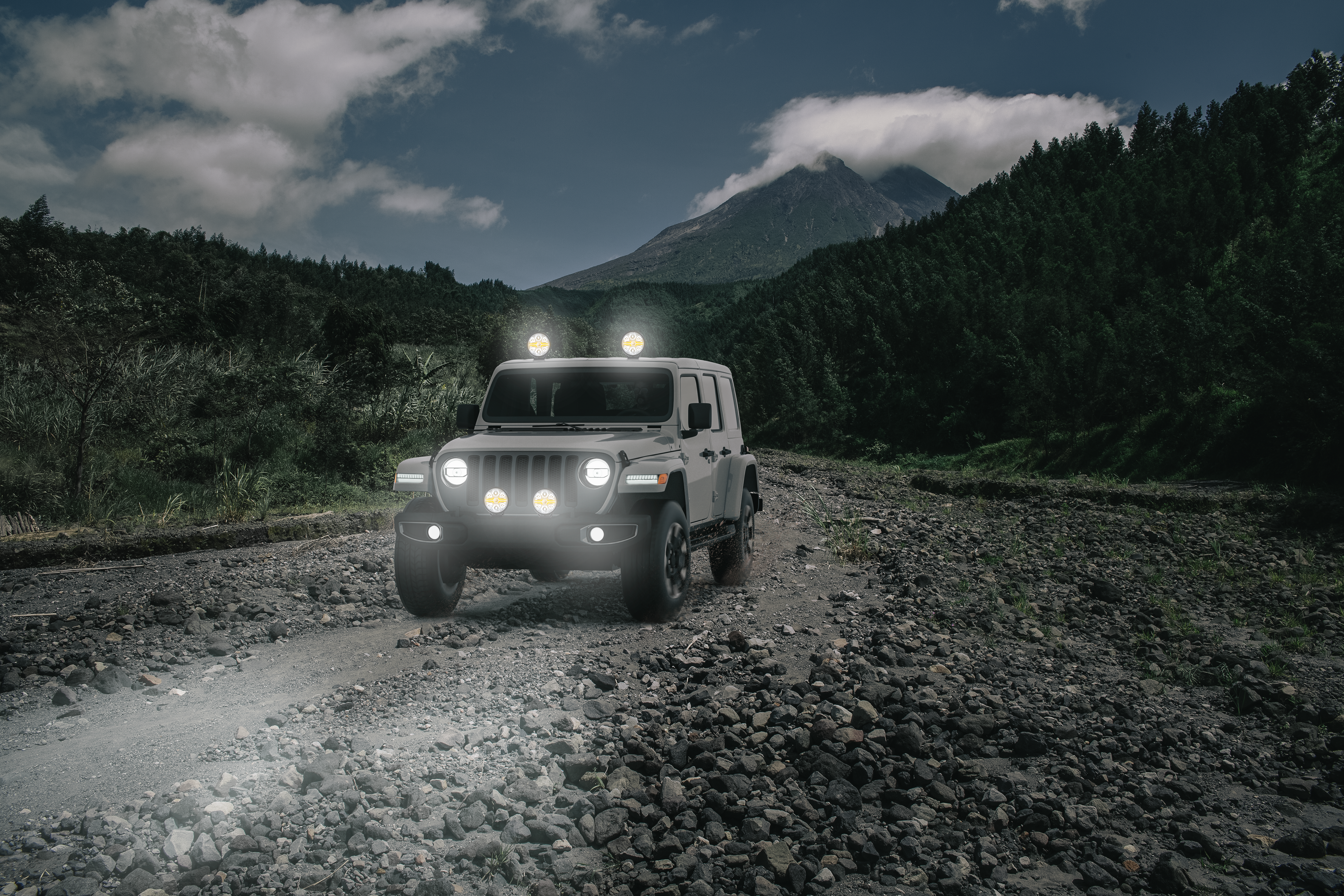 Funktionale Zusatzscheinwerfer mit LED-Design 