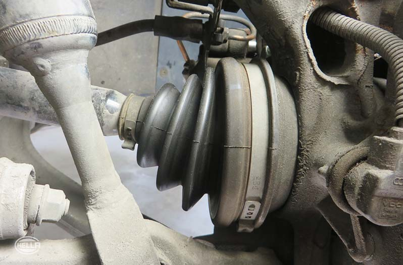 Kontrola hamulców - środki mające na celu określenie źródeł błędów - Osłona wału napędowego