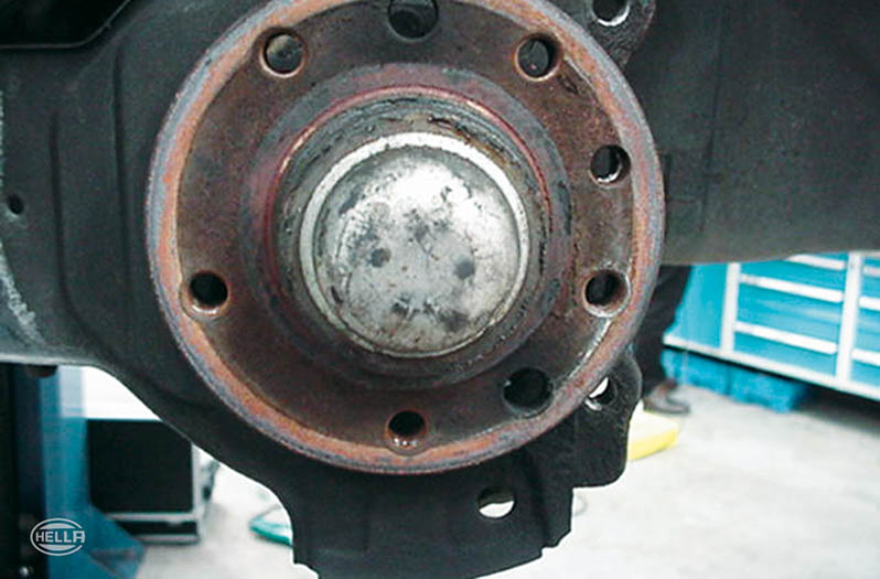 Kontrola hamulców - Środki mające na celu identyfikację źródeł błędów - Łożyska kół