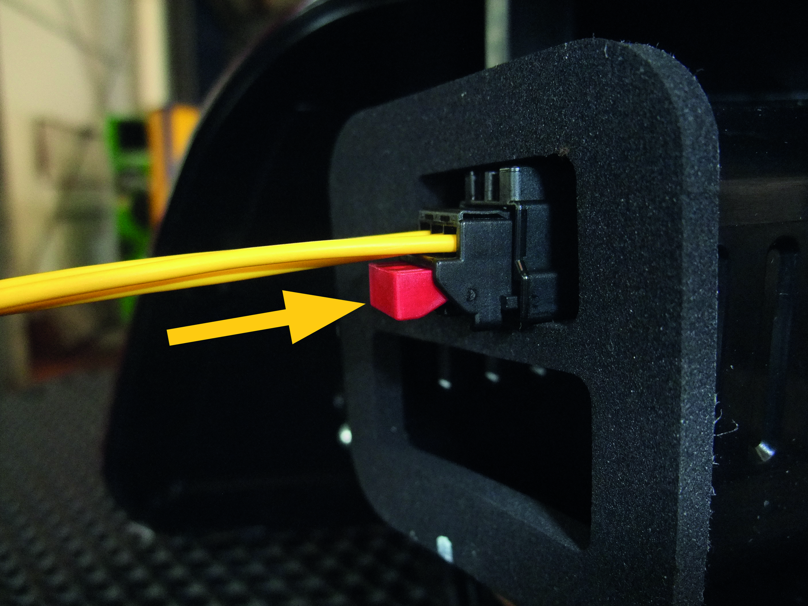 Inserting the adapter into the Golf 6 rear LED light