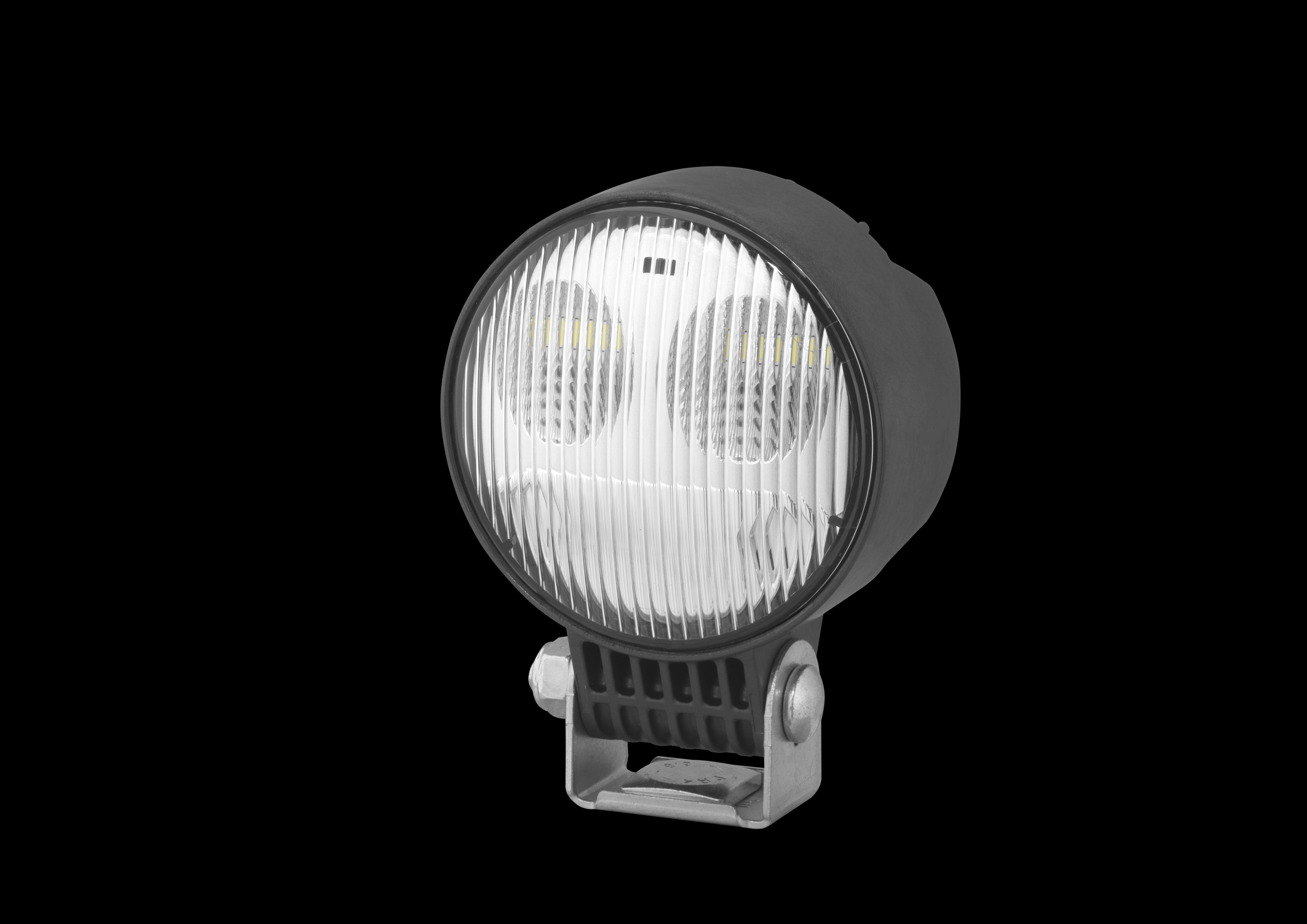 Effiziente LED Arbeitsscheinwerfer als Halogenersatz mit langer Lebensdauer, korrosionsbeständigem Kunststoff und automatischer Dimmung.