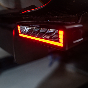 Compact, powerful and stylish: Black Magic Edgeless Pro Mini for versatile use on and offroad.